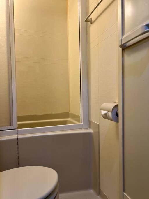 Apartamento グレイシャス東新宿 東新宿駅徒歩4分 新大久保駅徒歩7分 新宿駅徒歩15分 歌舞伎町すぐ近く 美味しい韓国料理屋多数あります *